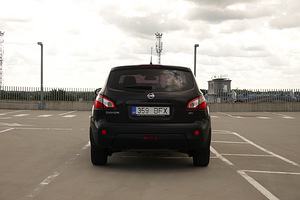 Nissan Qashqai Acenta 4x4 dCi 1.6 R4 96kW (5 foto / 15)