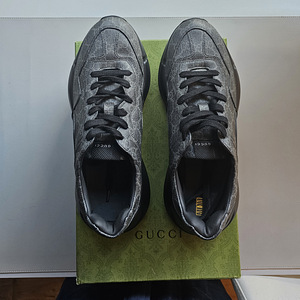 Gucci Meeste Rhyton Tossud Suurus 42 (2 foto / 5)