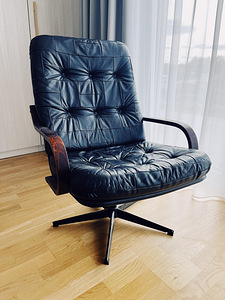 Винтажное кожаное кресло