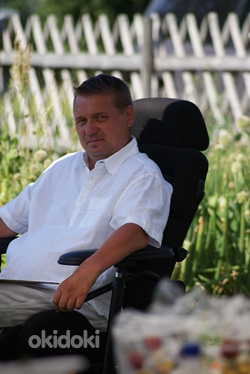 Füüsilise puudega ratastoolis mees otsib abistajat/hooldajat (foto #1)