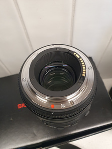 Sigma 105mm f/2.8 EX DG OS HSM MACRO (CANON EF objektiiv) (1 foto / 4)