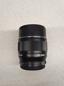 Olympus 75mm f/1.8 Zuiko Digital ED (2 foto / 4)