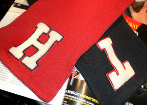 Tommy Hilfiger soe bordoo-sinine meeste sall, uus (3 foto / 3)