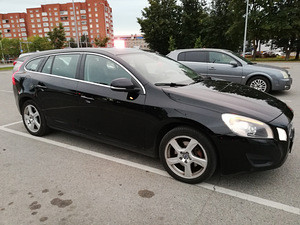Продам VOLVO V 60 (1 фото из 3)