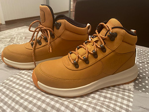 Helly Hansen jalatsid (1 foto / 5)