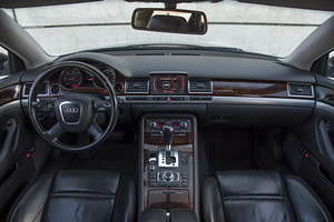 AUDI A8 4.1 V8 240kw (6 foto / 11)
