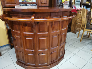 Барная стойка (3 фото из 3)