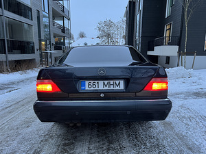 Мерседес-Бенц S300 (6 фото из 10)