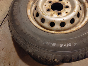 Комплект зимних шин с дисками, 225/70 R15C MB (2 фото из 2)