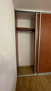 Sisseehitatud kapp liuguksed sisseehitatud riidekapp (4 foto / 4)