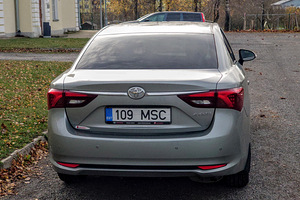 Toyota Avensis Active plus Navi 1.8 108kW (6 foto / 12)