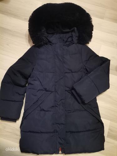 Зимняя тёплая куртка для девочки, размер 140 (фото #1)