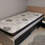 Кровать с матрасом и прикроватной тумбочкой (фото #4)