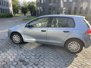 Volkswagen GOLF 1,4TSI bensiin 90kw 2011 (2 foto / 15)