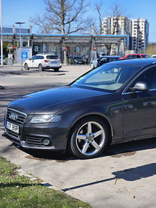 Audi a4 (2 фото из 11)