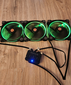 Jahutussüsteem Thermaltake Riing 14 LED RGB 3 Set (3 foto / 4)