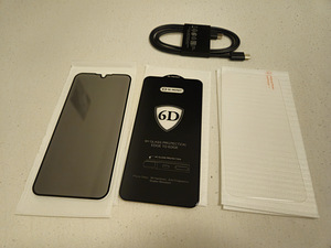 Samsung Galaxy S23, must (8 foto / 8)