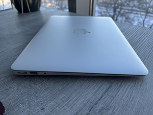 Macbook Air 13 i5, 4GB, 128SSD (4 foto / 9)