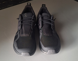 Продам кроссовки on (3 фото из 3)