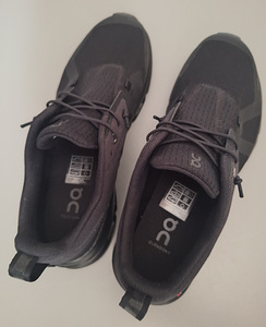 Продам кроссовки on (2 фото из 3)