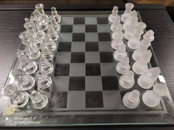 Стеклянные шахматы (фото #2)