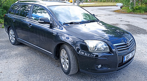 Toyota Avensis (4 foto / 8)