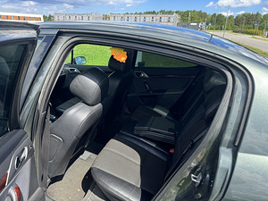 Peugeot 407 (9 foto / 10)