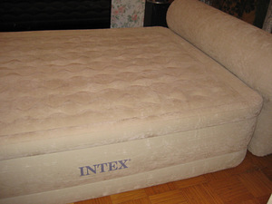 Täispuhutav madrats Intex (1 foto / 4)