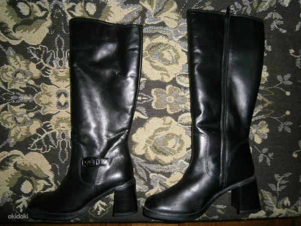 Зимние женские кожаные сапоги, размер 37 (фото #1)