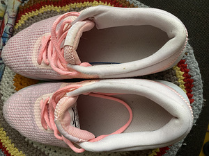 Naiste Nike tossud (3 foto / 4)
