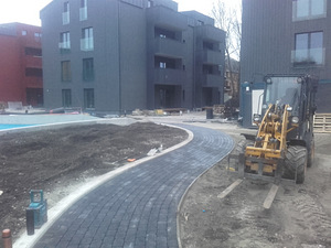 Äärekivi ja tänävakivi paigaldus (8 foto / 9)