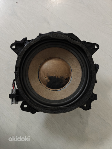 Lexus LS430 Subwoofer
