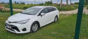 Toyota Avensis (2 foto / 11)