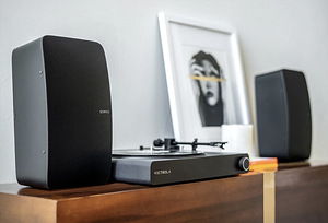 Sonos five kõlarid ja seinahoidjad (1 foto / 2)