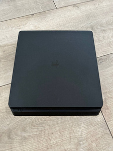 Playstation 4 Slim + 2 DualShock + Mäng (4 foto / 4)