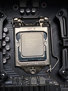 I7 10700KF + b560m-a pro (2 foto / 3)