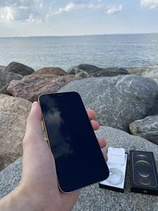 iPhone 12 Pro в отличном состоянии (3 фото из 6)