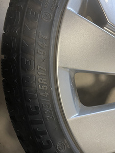 VW Golf 17” + Maxxis Arctictrekker-Z 225/45 R17 (1 foto / 4)