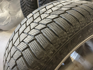 VW Golf 17” + Maxxis Arctictrekker-Z 225/45 R17 (3 foto / 4)