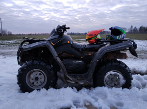 Can am outlander 800cc (3 foto / 3)