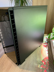 Korpus Corsair Crystal 460X Compact ATX Mid-Tower Case (10 foto / 10)