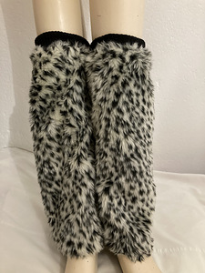 Säärised kunstkarusnahast , must-valge leopardimustriga (1 foto / 3)