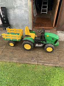 Elektri traktor (1 foto / 3)