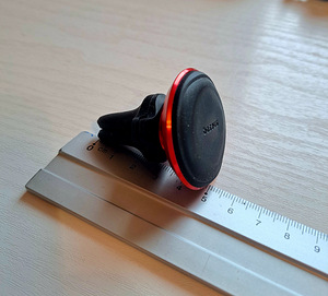 Mobiiltelefoni magnetiline hoidja auto ventilatsiooniavas (2 foto / 3)