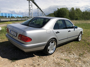 Mercedes Benz w210 (3 foto / 13)