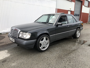 Mercedes-Benz w124 230E (1 foto / 15)