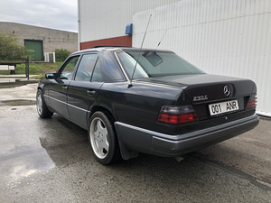 Mercedes-Benz w124 230E (4 foto / 15)