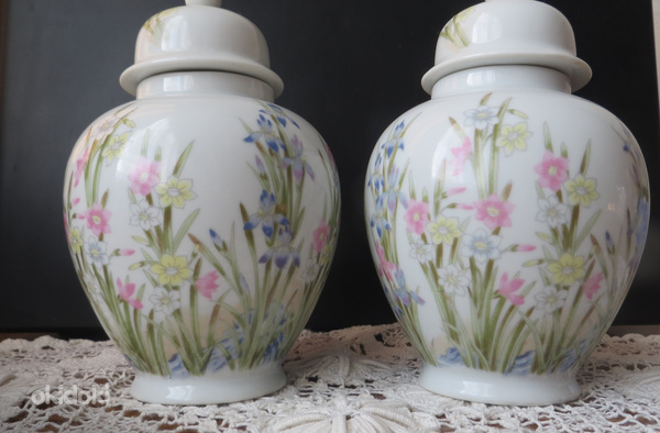 Парные фарфоровые вазы. Япония (фото #2)