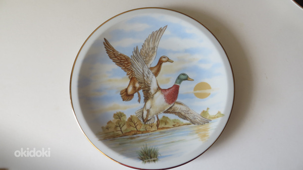 Декоративная фарфоровая тарелка Leonardo Англия. 24 см (фото #1)