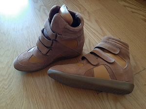 Naiste saapad s39 uued (2 foto / 3)